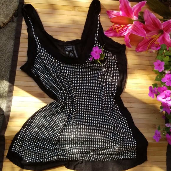 Shorts & Top Set - Picture 2 of 4